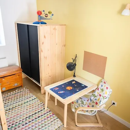 Family 3 Mins Walk To The Sea & Center Appartement