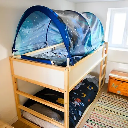 Family 3 Mins Walk To The Sea & Center *